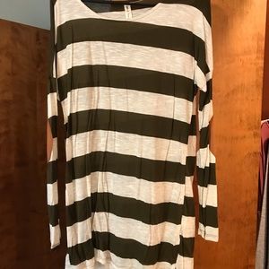 Olive stripe top